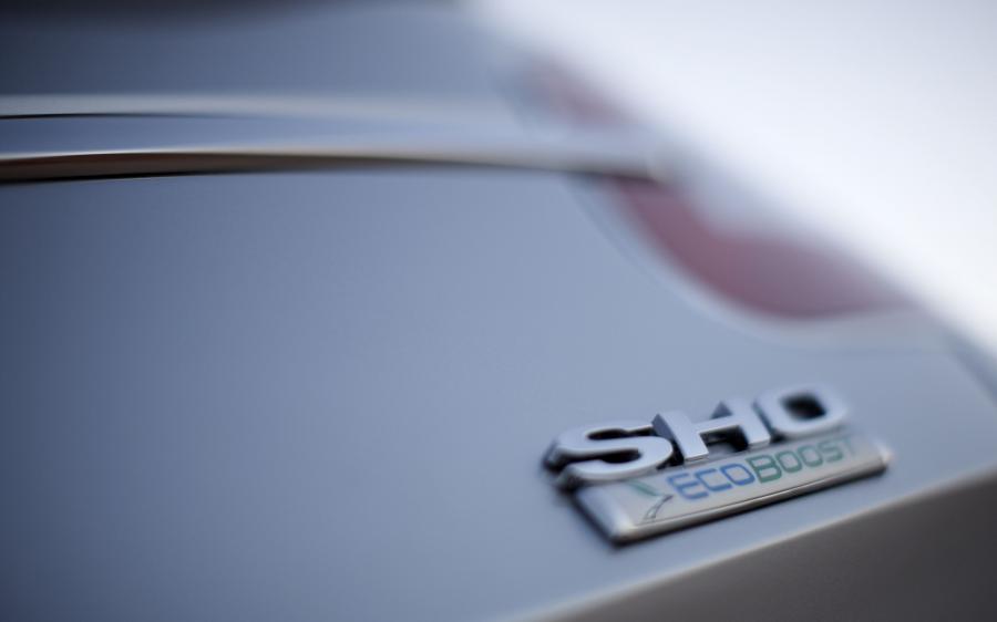  Ford Taurus SHO 2010 года  (фото 233 из 248)